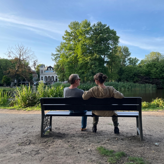 vondelpark-stel-bankje.jpg